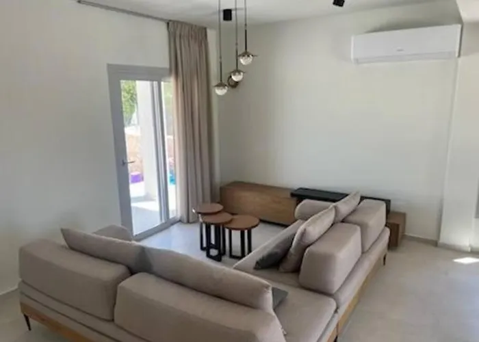 Del Sol Villa Pesádha